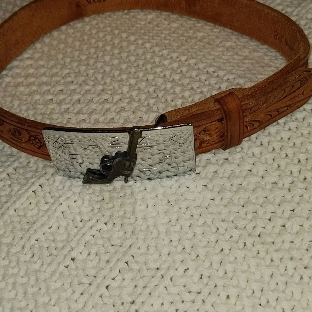 ‎Vintage leather belt with Chambers buckle